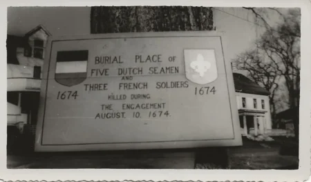 Sign-Burial Place of five Dutch seasme and three French soldiers 1674